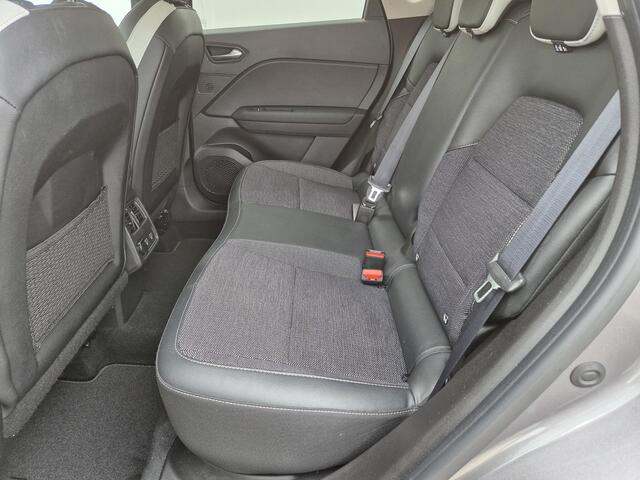 Renault CAPTUR 1.3 mild hybrid 140 techno Handgeschakeld / Apple Carplay Android Auto / Achteruitrijcamera / Keyless Entry/Start / Cruise control / Navigatie / Lichtmetalen wielen 18" / Draadloze telefoon lader /