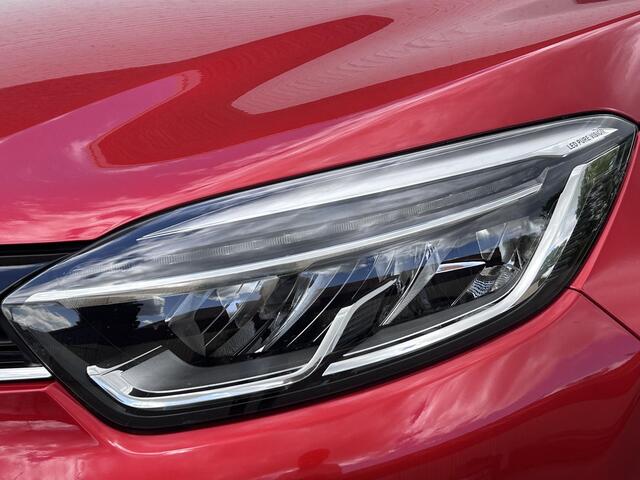 Renault CAPTUR 1.2 TCe Intens / Trekhaak / Climate control / cruise control / navigatie / bluetooth / LED / DAB / Lichtmetalen velgen /