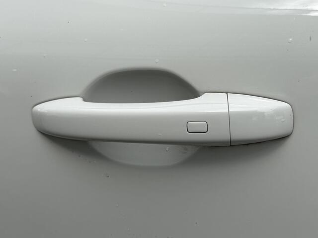 Renault CAPTUR 1.0 TCe 100 Intens (Hoge instap) Panoramadak | Parkeerhulp | Navigatie | Dealer Onderhouden