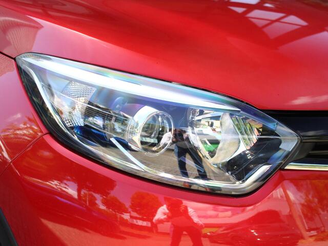 Renault CAPTUR 90 TCe Xmod / TREKHAAK / NAVI / CAMERA / PDC A / CRUISE / CLIMATE / LEDER / STOELVERW. / DAB / PRIV GLASS / 17'' LMV