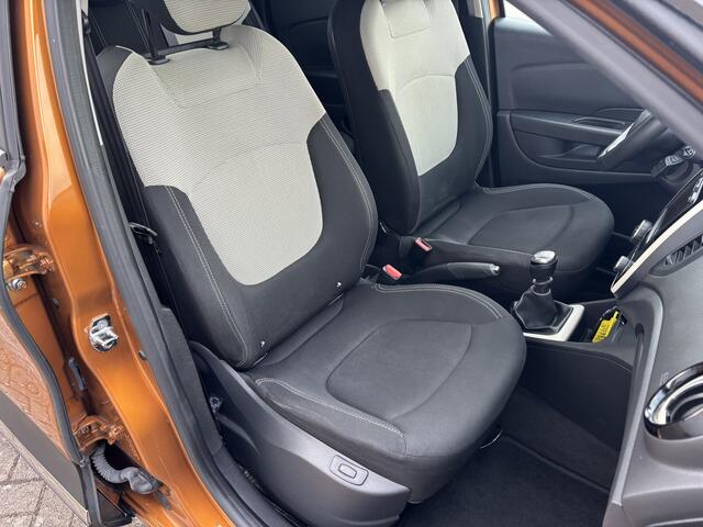 Renault CAPTUR 1.3 TCe Intens [ fm navi,camera,ecc,17``lmv,pdc ]