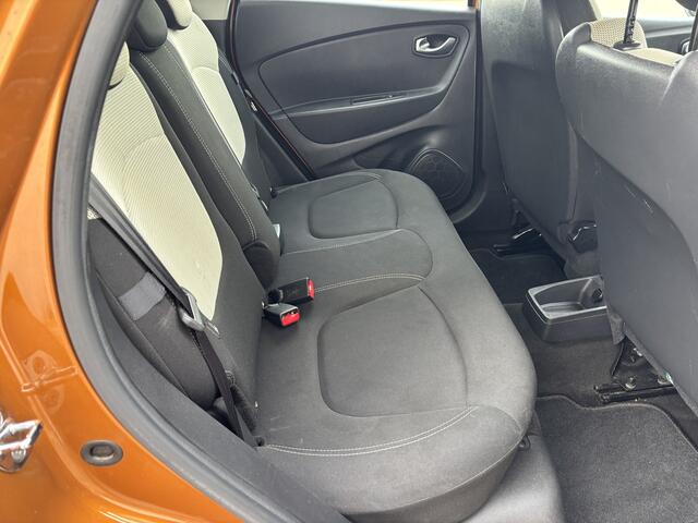 Renault CAPTUR 1.3 TCe Intens [ fm navi,camera,ecc,17``lmv,pdc ]