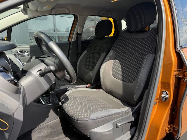 Renault CAPTUR TCe 90 Intens Camera 49.000 km