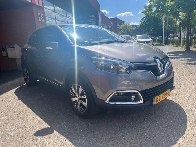 Renault CAPTUR 0.9 TCe Limited // NAVI // PDC // CRUISE // TREKHAAK!!