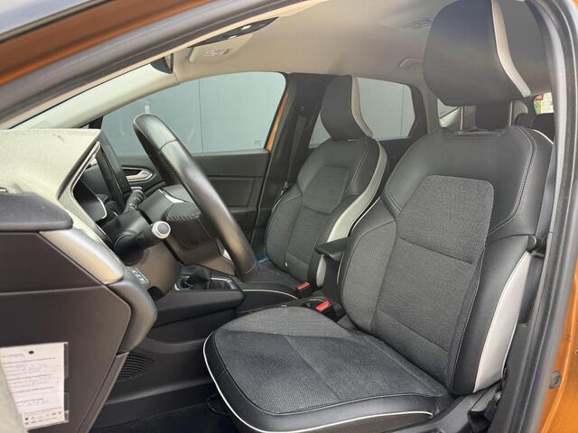 Renault CAPTUR 1.0 TCe 100 Intens Trekhaak Afneembaar (1200 kg trekgewicht) / 360 Graden Camera / Cruise Control / Navigatie / Bluetooth / Airco