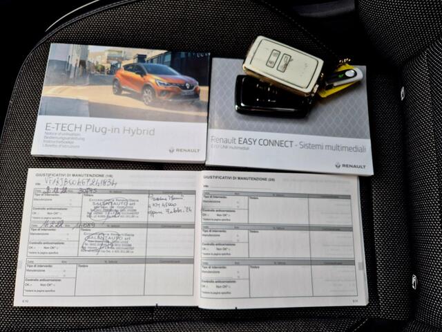 Renault CAPTUR 1.6 E-Tech Plug-in Hybrid 160 Intens Automaat / Dealer Onderhouden / Navigatie / Apple Carplay / Android Auto / Vierseizoenenbanden / 17 Inch Lichtmetalen Velgen / Cruise Control / Digitale Cockpit / Parkeersensoren /