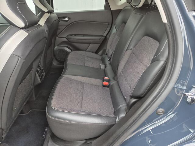 Renault CAPTUR 1.6 E-Tech Plug-in Hybrid 160 Intens Automaat / Dealer Onderhouden / Navigatie / Apple Carplay / Android Auto / Vierseizoenenbanden / 17 Inch Lichtmetalen Velgen / Cruise Control / Digitale Cockpit / Parkeersensoren /