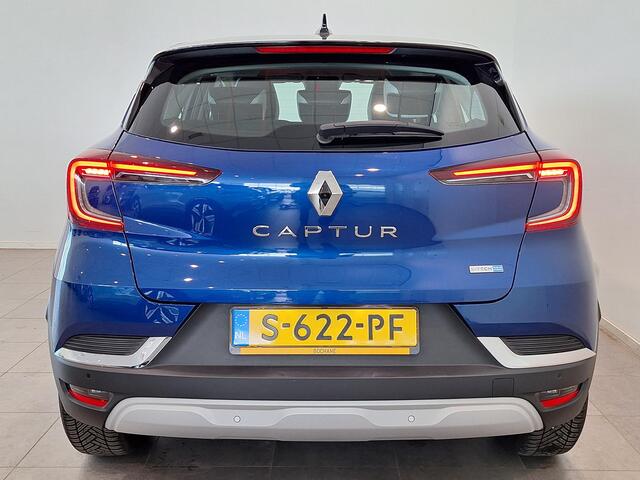 Renault CAPTUR 1.6 E-Tech Plug-in Hybrid 160 Intens | Stoel- en stuurverwarming | Navigatie | Climate Control | Cruise Control | All season banden | Parkeersensoren voor, achter en achteruitrijcamera