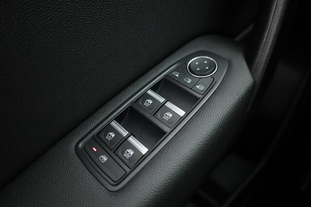 Renault CAPTUR 1.3 TCe 140 Intens | Cruise | Navi | Stoel-Stuurverw. | PDC V+A | Camera