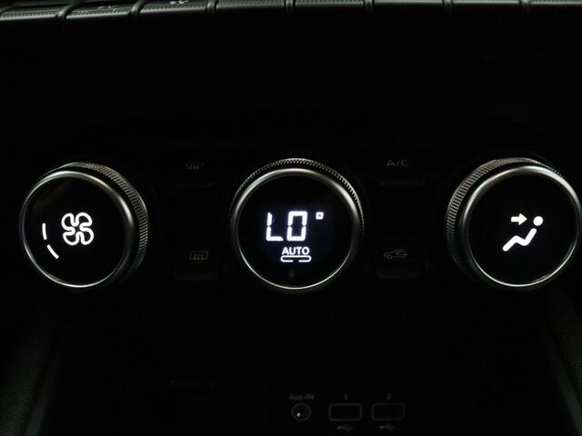 Renault CAPTUR 160pk E-Tech Plug-in Hybrid Intens Automaat Cruise | Climate | Carplay | Navi | Parkeersens. achter
