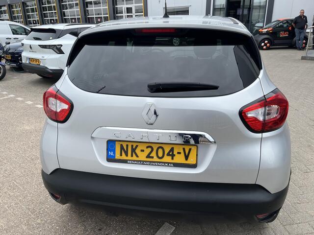 Renault CAPTUR 1.2 TCe Dynamique / NAVIGATIE / CAMERA / PARKEERSENSOREN