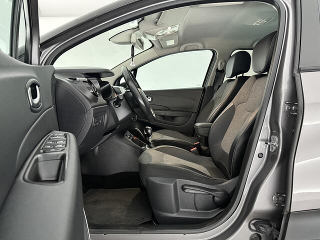 Renault CAPTUR 1.3 TCe Intens 150PK Clima Camera Carplay LED Trekhaak Navigatie PDC 17"LMV