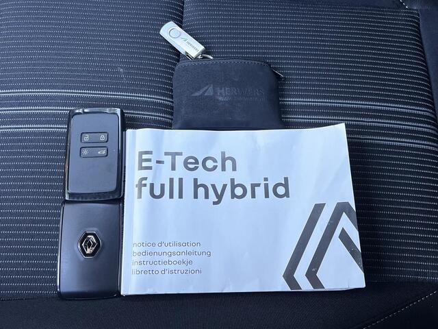 Renault CAPTUR 1.6 E-Tech full hybrid 145 engineered Automaat / Dealer onderhouden / Camera 360° / Stuurverwarming / Adapt. CC / Dode hoek detectie / 18" LM Wielen /