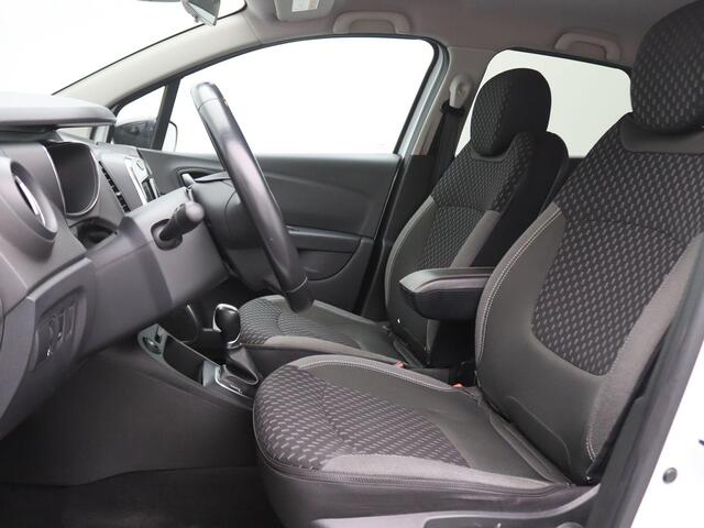 Renault CAPTUR 1.2 TCe Intens 120PK Aut. Achteruitrijcamera, Side Assist, Keyless, Clima, Navi, Cruise Controle, Parkeersensoren voor en achter, 17" LM Velgen