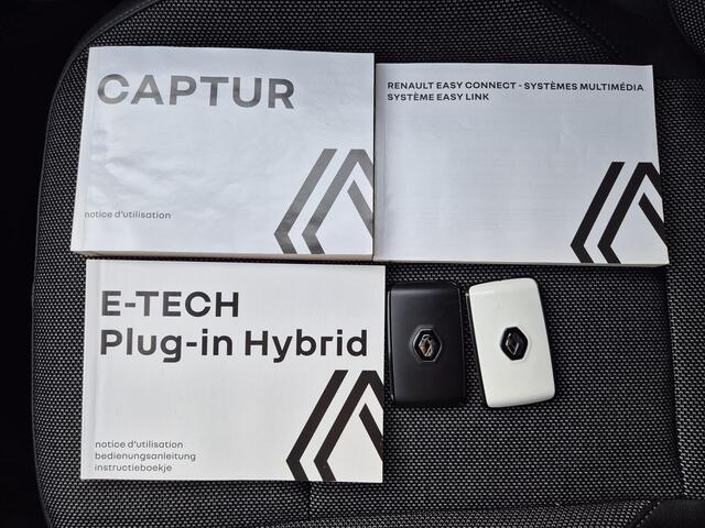 Renault CAPTUR 1.6 E-Tech plug-in hybrid 160 SL Rive Gauche / Automaat / Cruise control / Achteruitrijcamera / Apple Carplay Android Auto / Climate control / Draadloze telefoon lader / Keyless Entry/Start / Parkeersensoren voor en achter /