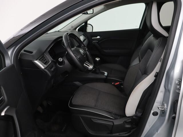 Renault CAPTUR 1.3 TCe Intens | 140pk | Trekhaak | Camera | Navigatie | Half leder | Climate control | Keyless | Cruise control | Full LED
