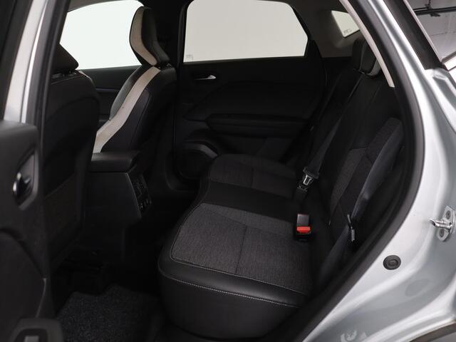 Renault CAPTUR 1.3 TCe Intens | 140pk | Trekhaak | Camera | Navigatie | Half leder | Climate control | Keyless | Cruise control | Full LED