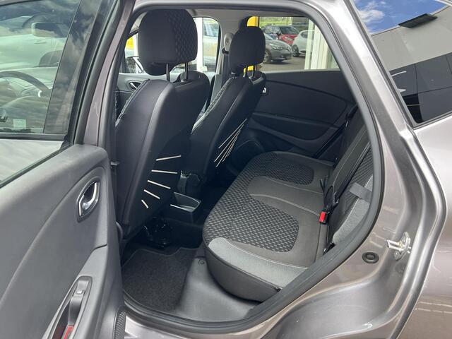 Renault CAPTUR 1.3 TCe Intens | Trekhaak | Navigatie | Achteruitrijcamera | Panorama dak | LED | DAB | Climate Control | Key-less | Cruise Control |