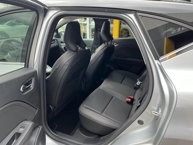 Renault CAPTUR 1.6 E-Tech Plug-in Hybrid 160 Initiale Paris | Glazen schuif-kantel dak | Bose Audio | 360 graden camera | Leer | Stoel & stuur verwarming | DAB | Navigatie | Clima |