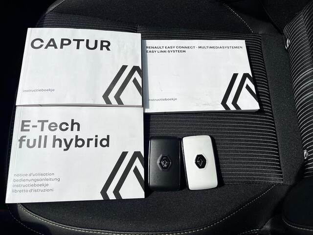 Renault CAPTUR 1.6 E-Tech full hybrid 145 E-Tech engineered / Dealer onderhouden / Schuif- kanteldak / Navi groot scherm / Achteruitrijcamera / Stoelverwarming / 18" LM wielen /