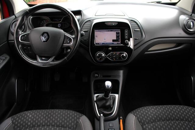 Renault CAPTUR TCe 90 pk Intens met o.a. dode hoek waarsch./e.c.c. /navi.