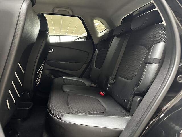 Renault CAPTUR 0.9 TCe Dynamique/ Two-Tone/ Trekhaak/ 17'' LMV/ Camera/ Half-Leder/ Keyless/ Navi/ Clima/ Cruise/ Elek. pakket/ Isofix/ Bluetooth/ Multi. LEDER. Stuur/ Mistl./ PDC/ Extra getint glas/ Chroom.