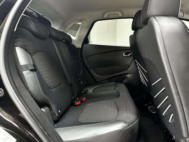 Renault CAPTUR 0.9 TCe Dynamique/ Two-Tone/ Trekhaak/ 17'' LMV/ Camera/ Half-Leder/ Keyless/ Navi/ Clima/ Cruise/ Elek. pakket/ Isofix/ Bluetooth/ Multi. LEDER. Stuur/ Mistl./ PDC/ Extra getint glas/ Chroom.