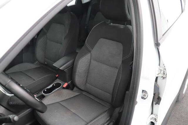 Renault CAPTUR 1.6 Aut. E-Tech PHEV Techno Navi Carplay Stoelverw. Park.Sens