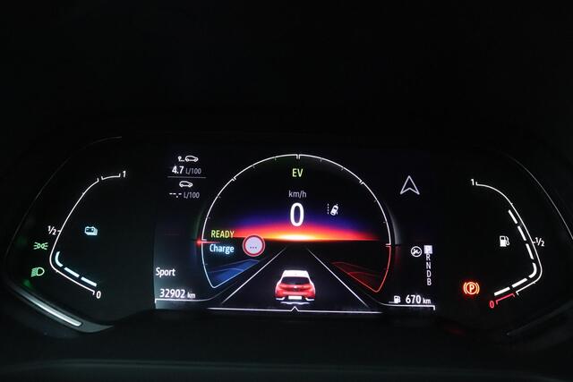 Renault CAPTUR 1.6 E-Tech Hybrid 145 Intens | Navigatie | Carplay/Android Auto | Camera |