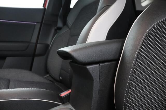 Renault CAPTUR 1.6 E-Tech Hybrid 145 Intens | Navigatie | Carplay/Android Auto | Camera |