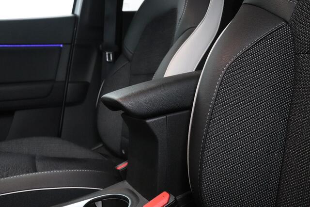 Renault CAPTUR 1.6 E-Tech Plug-in Hybrid 160 Intens | Camera | Trekhaak | Carplay/Android auto |