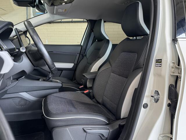 Renault CAPTUR 1.3 TCe 130pk | Intens | Groot navi | 18 inch | Blindspot | Camera | PDC V+A | Cruise Control | 100% onderhouden!