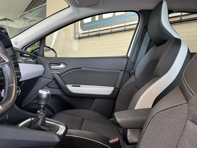 Renault CAPTUR 1.3 TCe 130pk | Intens | Groot navi | 18 inch | Blindspot | Camera | PDC V+A | Cruise Control | 100% onderhouden!