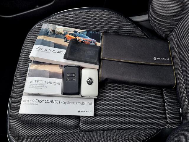 Renault CAPTUR 1.6 E-Tech plug-in hybrid 160 Intens Automaat / Navigatie / Apple Carplay & Android Auto / Parkeersensor Achter / Climate Controle /