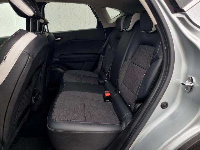 Renault CAPTUR 1.6 E-Tech plug-in hybrid 160 Intens Automaat / Navigatie / Apple Carplay & Android Auto / Parkeersensor Achter / Climate Controle /