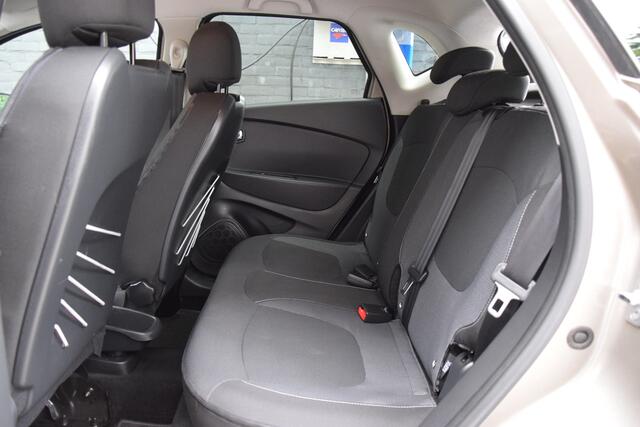 Renault CAPTUR 0.9 TCe 90PK Dynamique | Org. NL | Nieuwe APK | Navigatie | Bluetooth Telefoonverbinding | Parkeersensoren Achter | 17'' Velgen | Keyless Entry |
