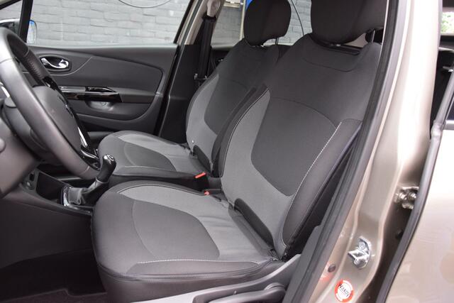 Renault CAPTUR 0.9 TCe 90PK Dynamique | Org. NL | Nieuwe APK | Navigatie | Bluetooth Telefoonverbinding | Parkeersensoren Achter | 17'' Velgen | Keyless Entry |
