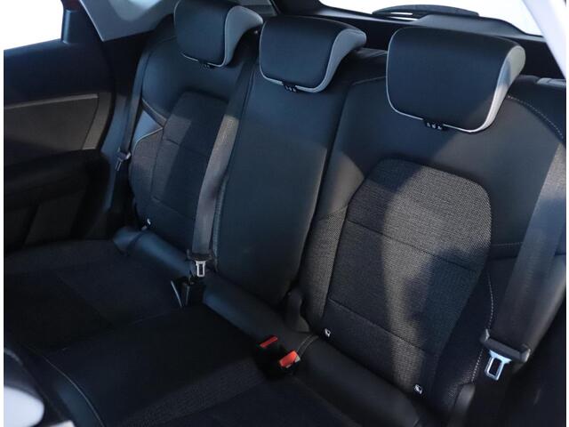 Renault CAPTUR 1.3 TCe 140 Techno | Clima | Navi | PDC |
