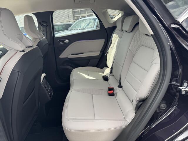 Renault CAPTUR 1.3 TCe 155 Initiale Paris / AUTOMAAT / TREKHAAK / LEER / NAVIGATIE /