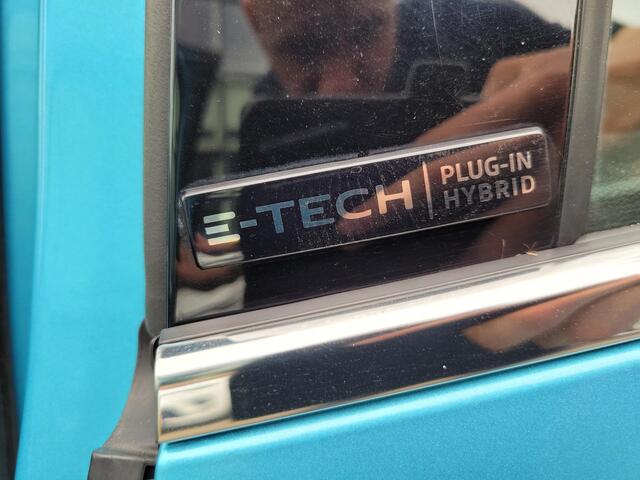 Renault CAPTUR 1.6 E-Tech Plug-in Hybrid 160 Intens | Trekhaak | Groot Scherm | Stuur/Stoelverwarming | Dealer Onderhouden