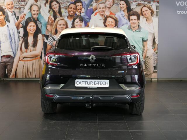 Renault CAPTUR 1.6 E-Tech Plug-in Hybrid 160 Initiale Paris *DEALER ONDERHOUDEN* *Trekhaak* - Allseasons, stoel + stuurverwarming & volleder bekleding