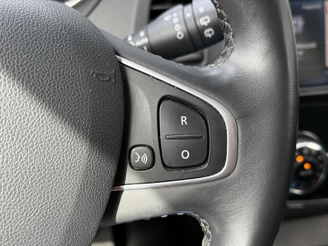 Renault CAPTUR 1.2 TCe Xmod Automaat / Trekhaak / Lederen Bekleding / All Seasons / Stoelverwarming / Speciale kleur / Parkeersensoren achter / Navigatiesysteem full map / Lichtmetalen velgen 17" / Cruise control / Automatische airco / Achteruitrijcamera