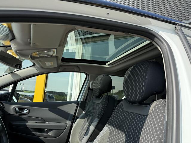 Renault CAPTUR 1.3 TCe 150 Intens | Navigatie | Achteruitrijcamera | Panorama dak | Climate Control | DAB | LED | Key-less | Cruise Control |