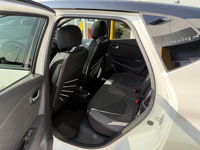 Renault CAPTUR 1.3 TCe 150 Intens | Navigatie | Achteruitrijcamera | Panorama dak | Climate Control | DAB | LED | Key-less | Cruise Control |