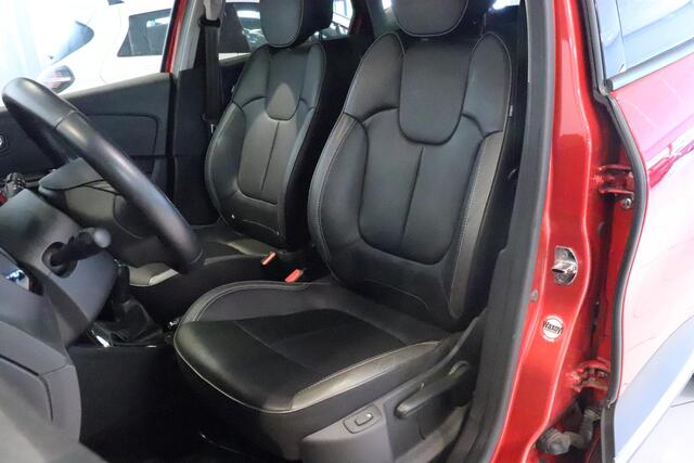 Renault CAPTUR 0.9 TCe Xmod | Camera | Lederen bekleding | Navigatie | Trekhaak | Climate control | Navigatie | Stoelverwarming |
