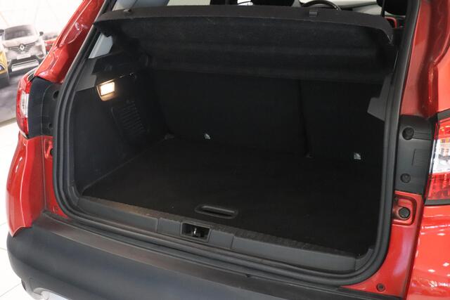 Renault CAPTUR 0.9 TCe Xmod | Camera | Lederen bekleding | Navigatie | Trekhaak | Climate control | Navigatie | Stoelverwarming |