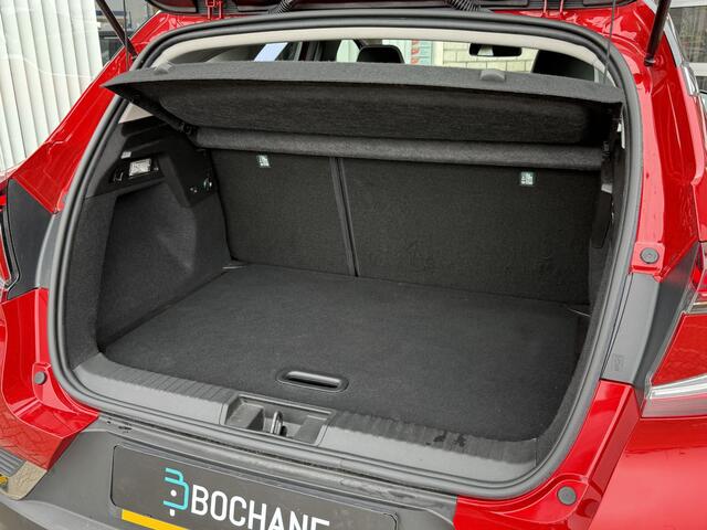 Renault CAPTUR 1.3 TCe 140 Intens | Trekhaak | Navigatie | Achteruitrijcamera | DAB | Stoelverwarming | Parkeersensoren | Climate Control |