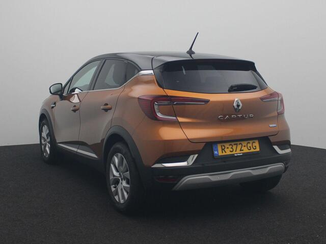 Renault CAPTUR E-Tech Hybrid 145 Intens | Pack Navigation met Apple CarPlay & Android Auto | Standaard veiligheidspakket | Parkeersensoren v + a met achteruitrijcamera | Elektrisch verwarmbare en handmatig inklapbare buitenspiegels | E-shifter met zwevende middenconsole
