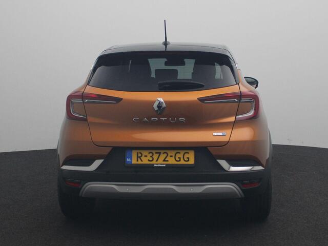 Renault CAPTUR E-Tech Hybrid 145 Intens | Pack Navigation met Apple CarPlay & Android Auto | Standaard veiligheidspakket | Parkeersensoren v + a met achteruitrijcamera | Elektrisch verwarmbare en handmatig inklapbare buitenspiegels | E-shifter met zwevende middenconsole