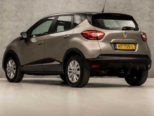 Renault CAPTUR 1.2 TCe Expression Automaat (AIRCO, LM VELGEN, TREKHAAK, SPORTSTOELEN, PARKEERSENSOREN, CRUISE, NIEUWE APK, NIEUWSTAAT)